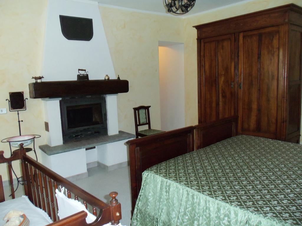 Casa Dei Ciliegi Castell'Alfero Βίλα Δωμάτιο φωτογραφία