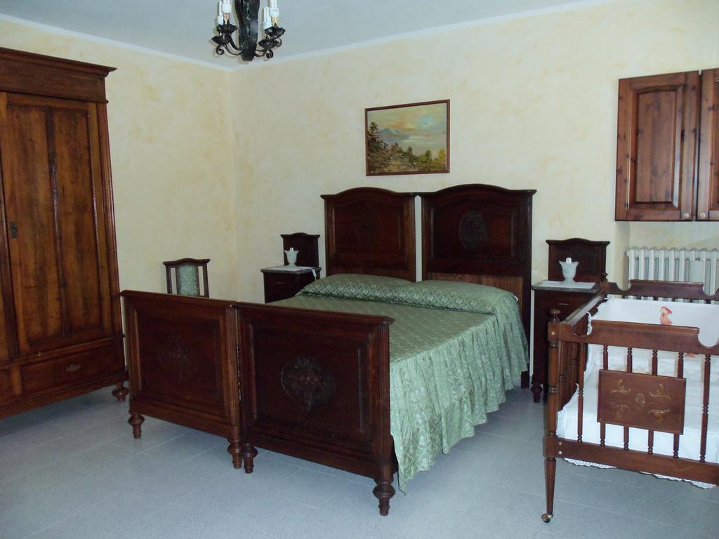 Casa Dei Ciliegi Castell'Alfero Βίλα Δωμάτιο φωτογραφία