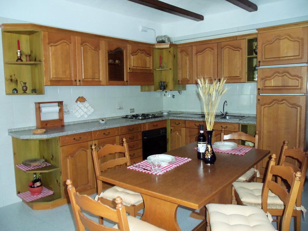 Casa Dei Ciliegi Castell'Alfero Βίλα Δωμάτιο φωτογραφία